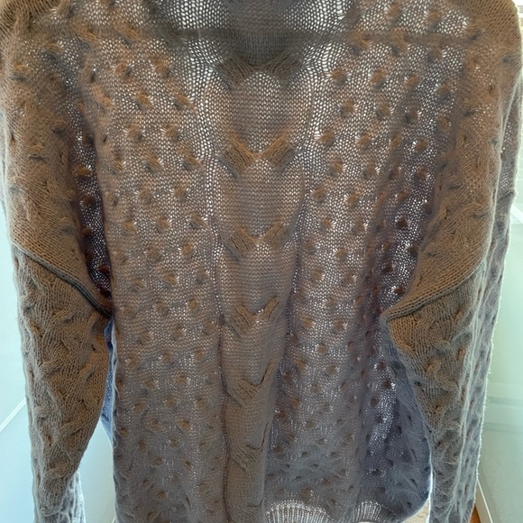 Chandail - Picture 1 of 2